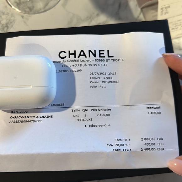 Chanel 2022 vanity on chain. Bought in St. Tropez boutique in 2022 - Picture 7 of 7